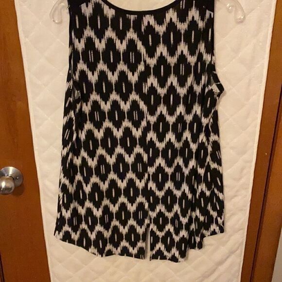 Cream and black patterned blouse - Picture 4 of 5